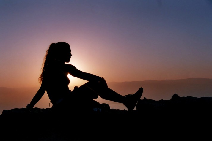 silhouette-woman-713x475.jpg