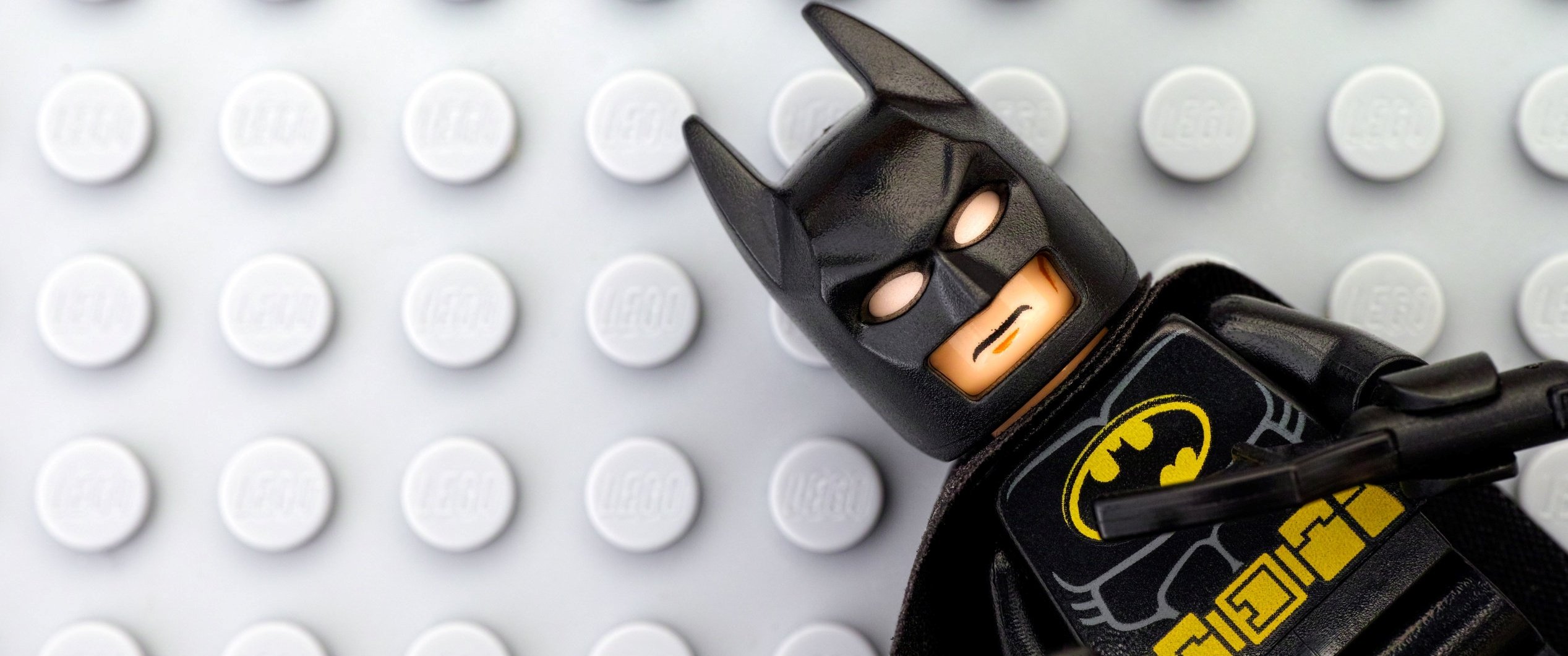 Lego Batman en placa base gris