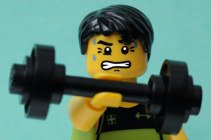 ¿Levantar LEGO es demasiado o demasiado poco para su entrenamiento de fuerza?