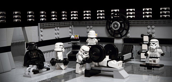 Un gimnasio como este es una excelente manera de entrenar la fuerza, como sabe Darth Vader.