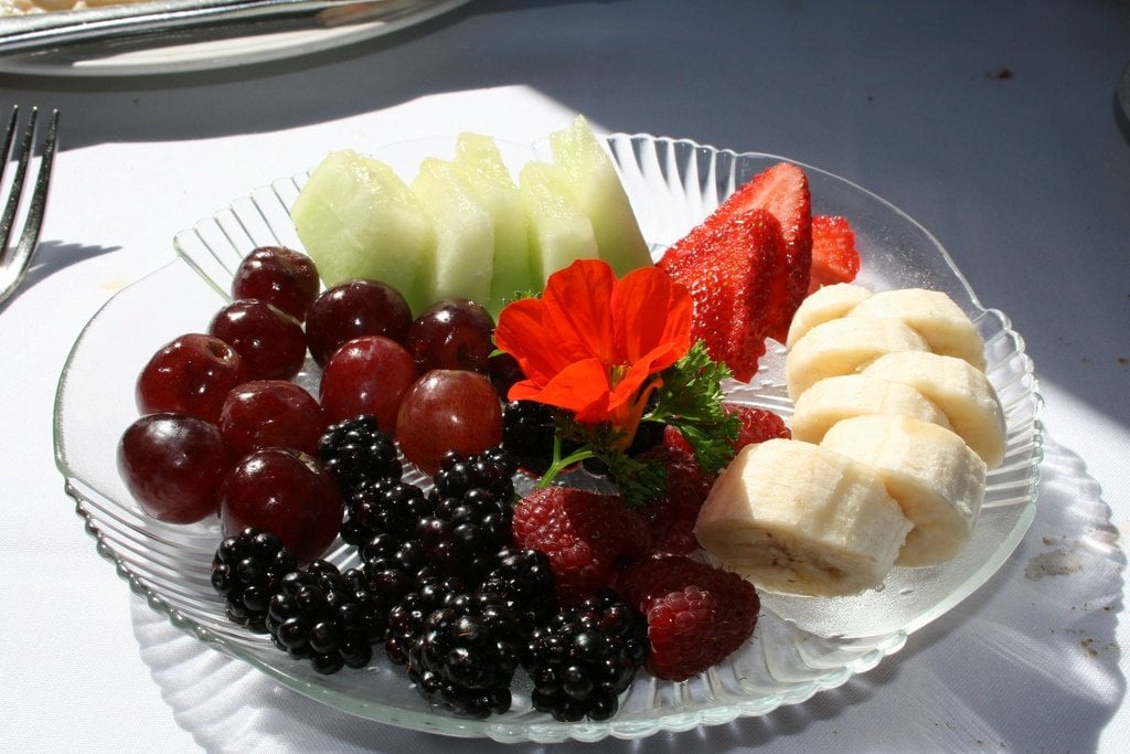 fruit plate - Should I Eat Fruit? Is Fruit Good for You?