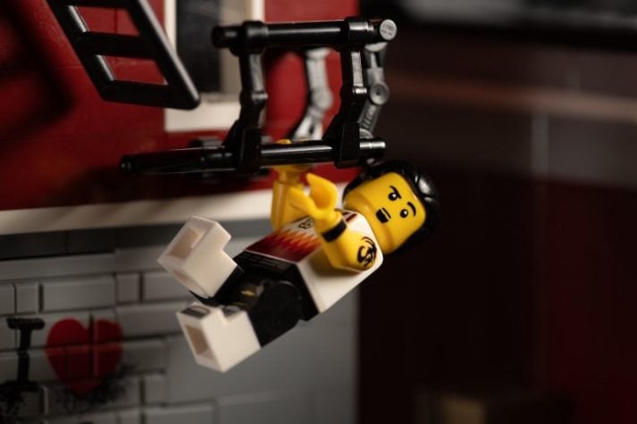 This LEGO knows lifting himself up is a great advanced bodyweight exercise. 